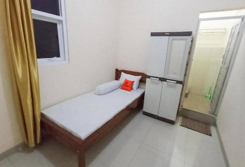 호텔 Koolkost Male Syariah Near Taman Andhang Pangrenan Purwokerto