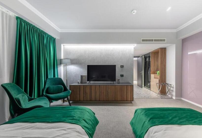 Отель Kristal Focsani