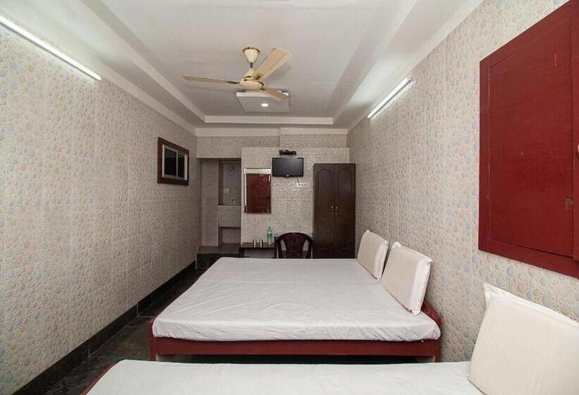 Отель Lawrence Lodge