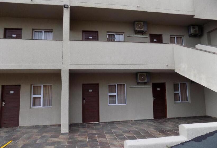 Отель Margate Beach Lodge