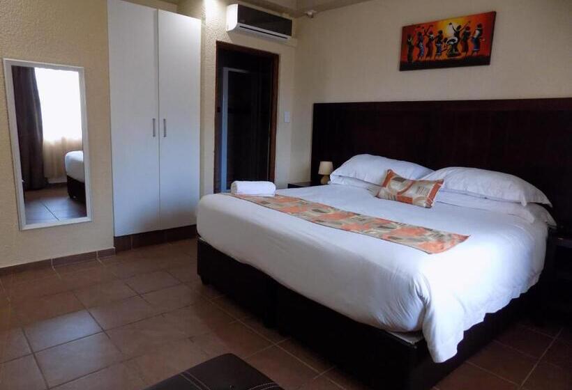 Отель Margate Beach Lodge