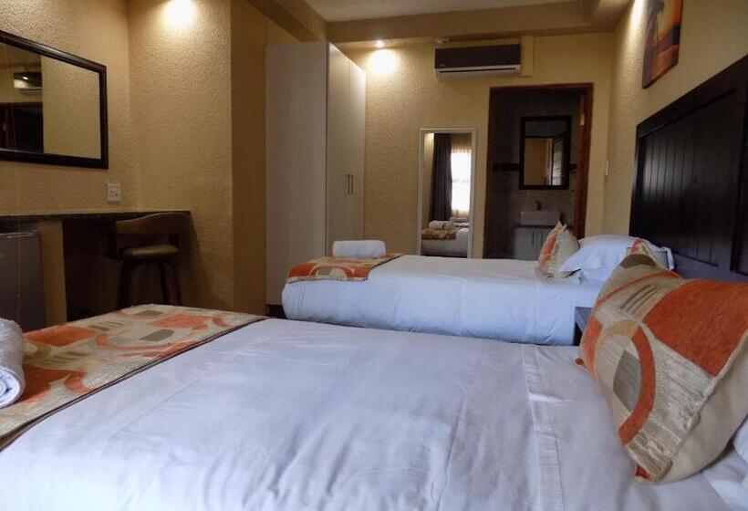 Отель Margate Beach Lodge