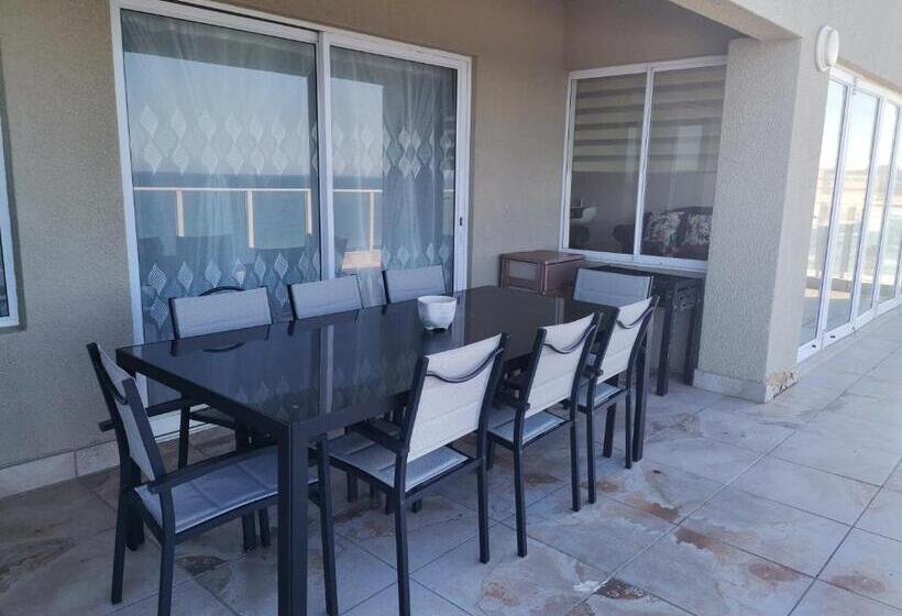 Отель Margate Beach Lodge