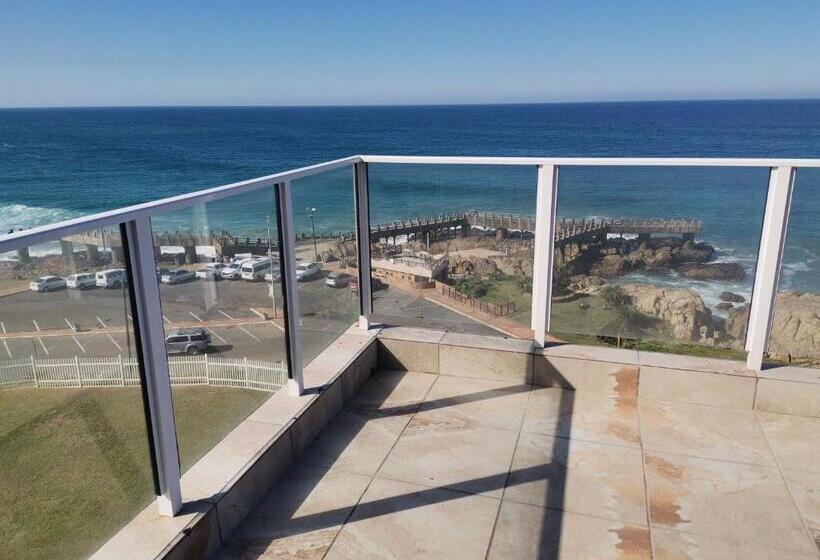 Отель Margate Beach Lodge