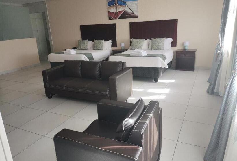 Отель Margate Beach Lodge