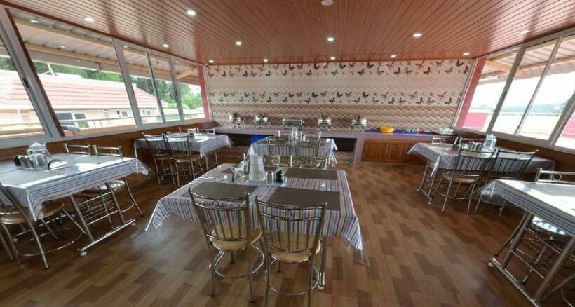 בית מלון כפרי Mmr Grand Inn