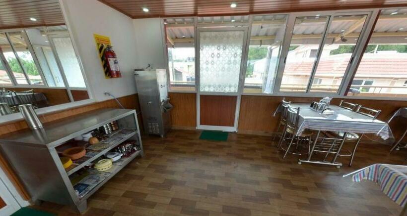 בית מלון כפרי Mmr Grand Inn