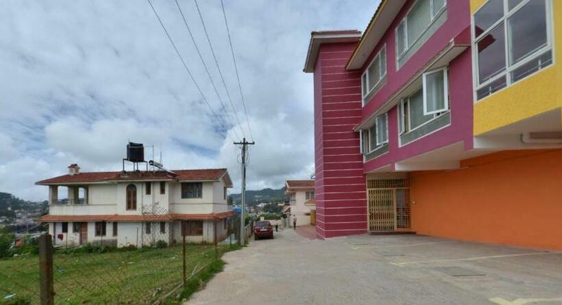 בית מלון כפרי Mmr Grand Inn