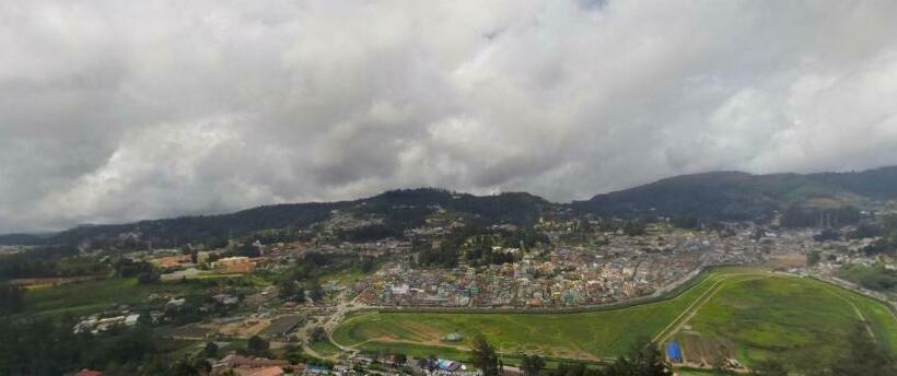 בית מלון כפרי Mmr Grand Inn