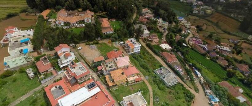 בית מלון כפרי Mmr Grand Inn