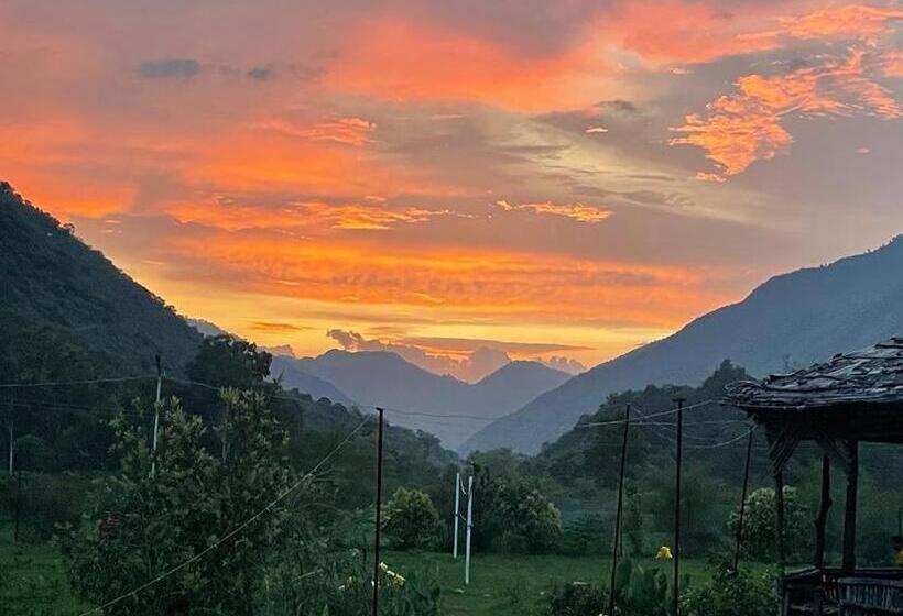 فندق Nayar Valley Retreat