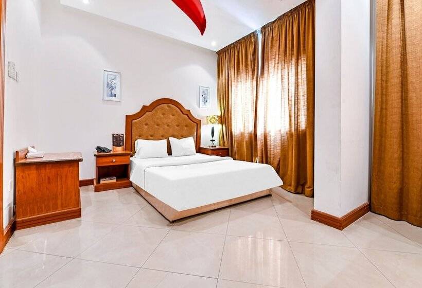 هتل Oyo 118 Revira