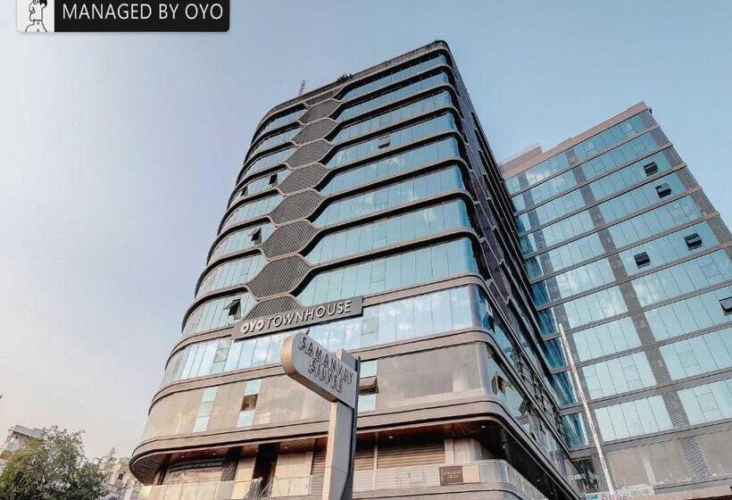 בית מלון כפרי Super Townhouse Akota Vadodara