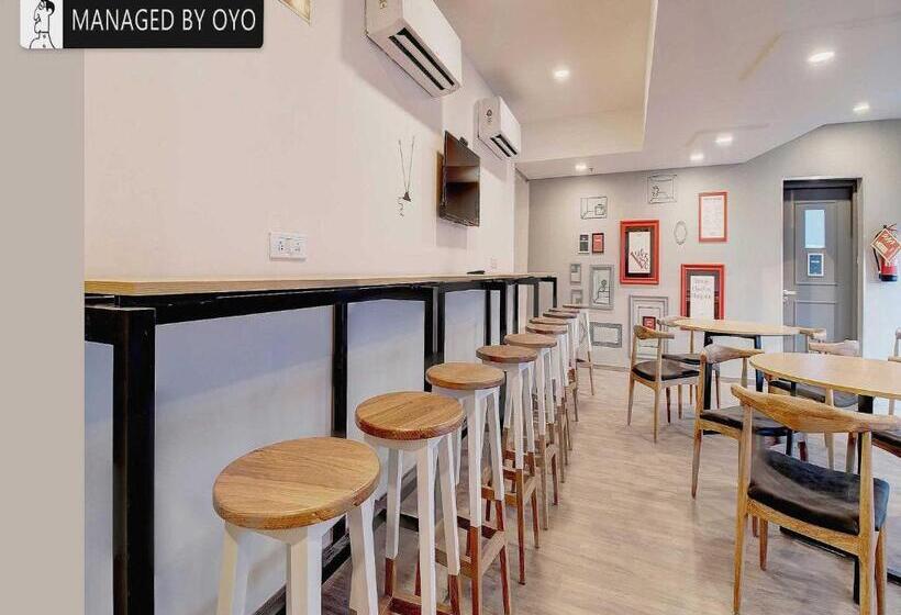 בית מלון כפרי Super Townhouse Akota Vadodara