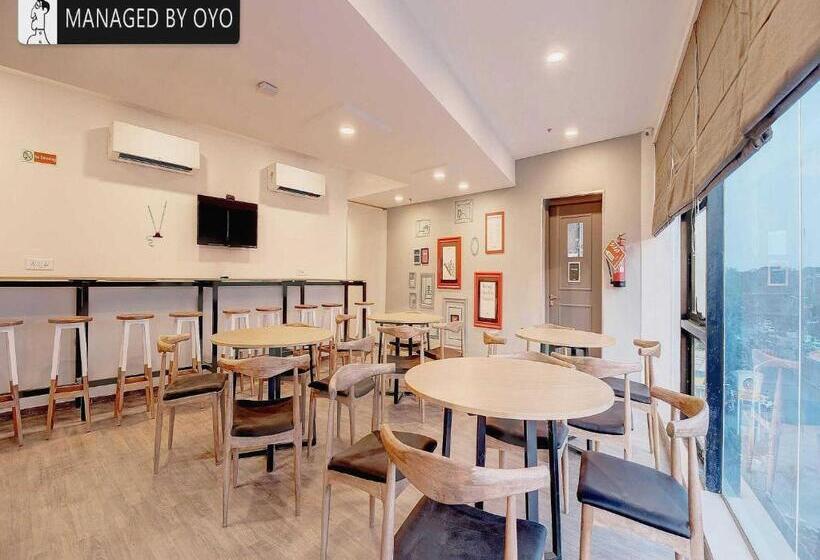 בית מלון כפרי Super Townhouse Akota Vadodara