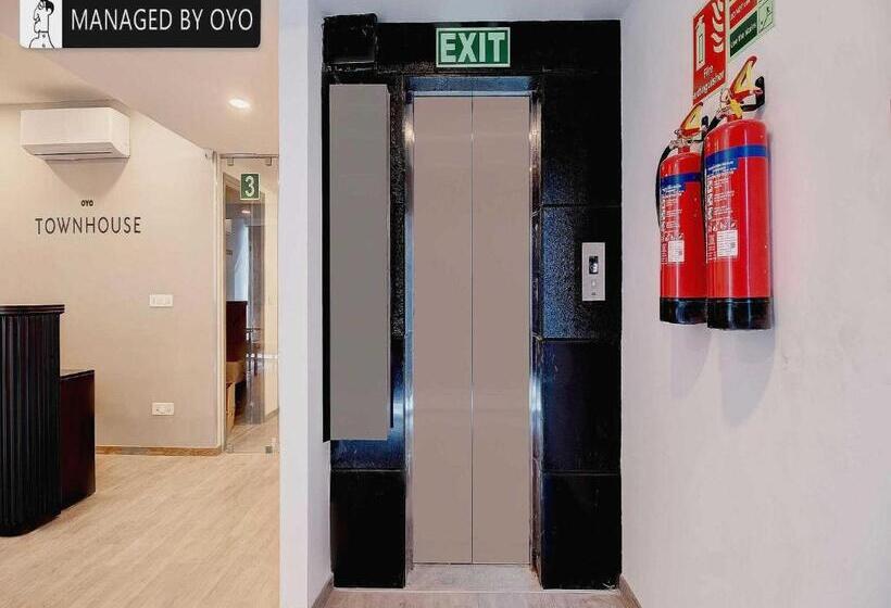 בית מלון כפרי Super Townhouse Akota Vadodara