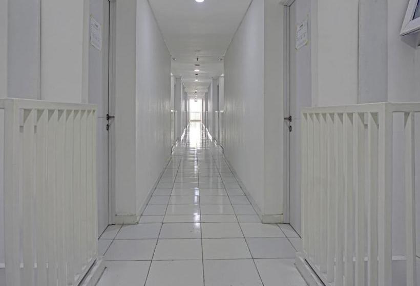 Отель Oyo 90120 Bolang Room