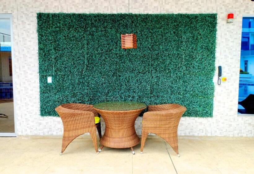 酒店 Royal Elim International