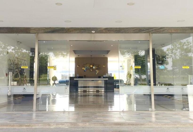 هتل Royal Elim International