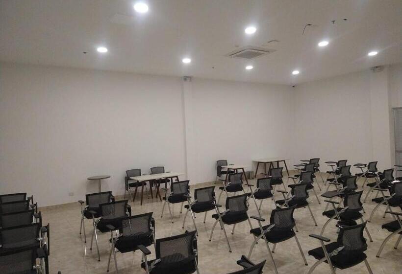 هتل Royal Elim International