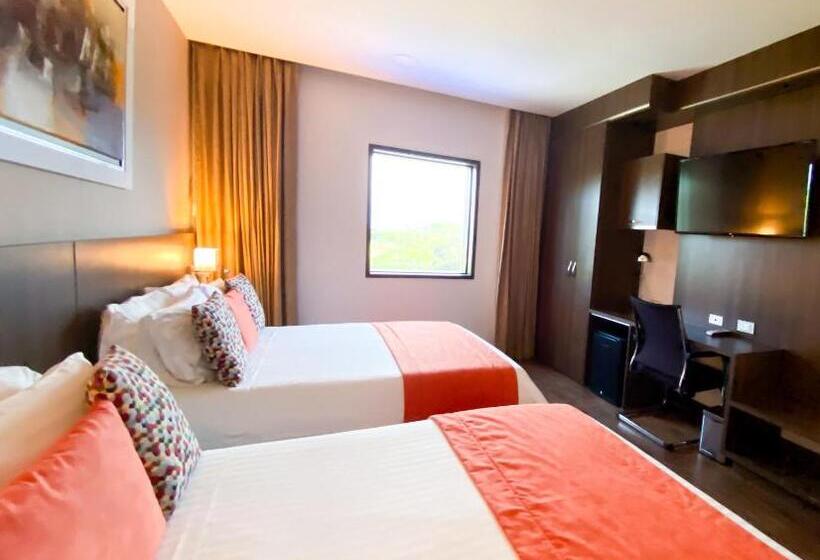 هتل Royal Elim International