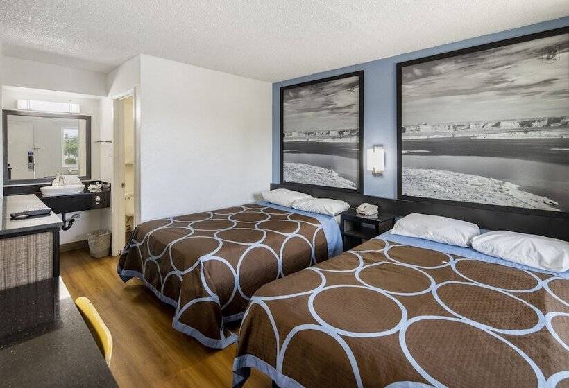 هتل Super 8 By Wyndham Phoenix West