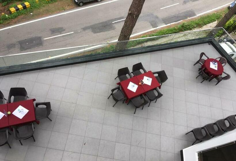 בית מלון כפרי The Golden Sunrise