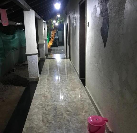 منتجع Visava Cottages Kihim Beach