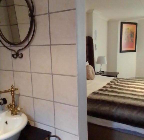 פנסיון Castle Ridge Guesthouse