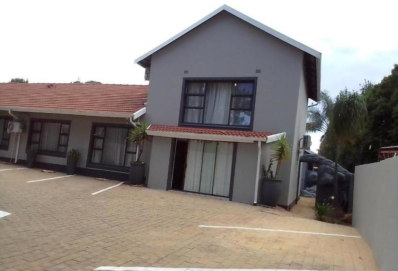 פנסיון Castle Ridge Guesthouse