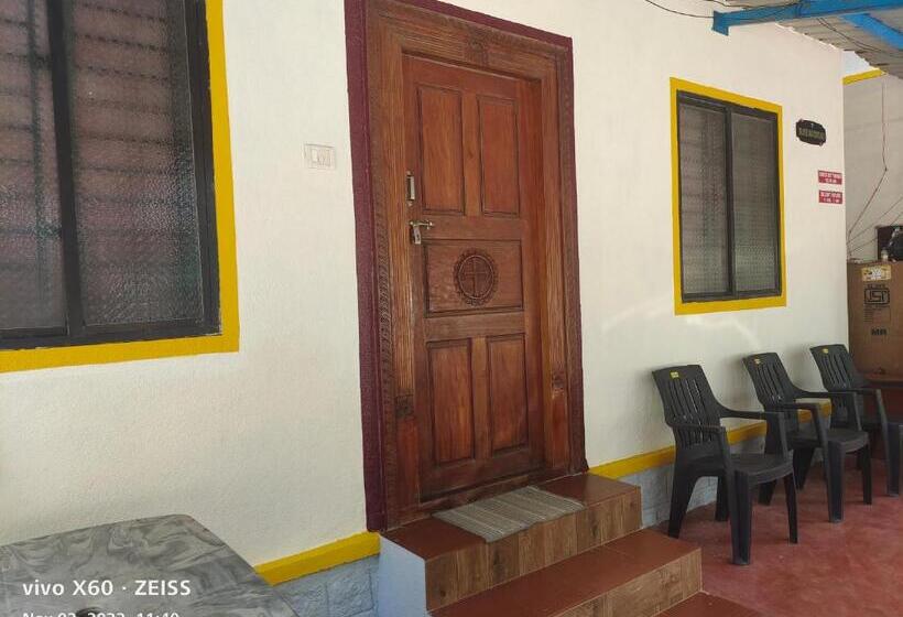 펜션 His Grace Sea View Cottages   Private Beach At Malpe