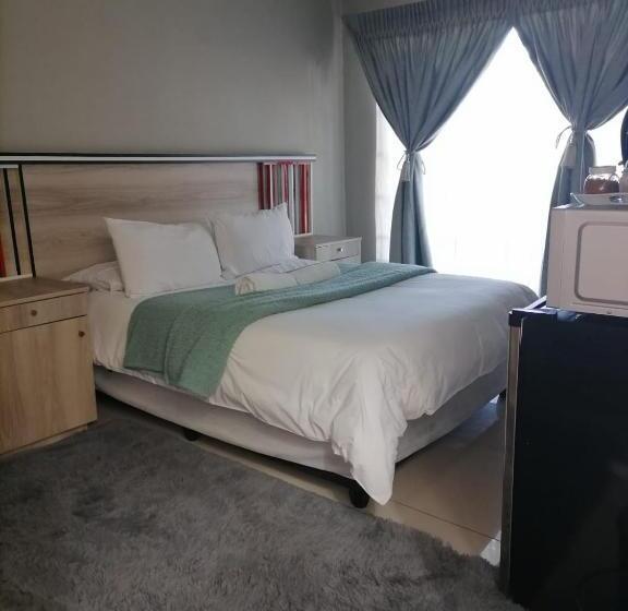 ペンション Ndzuti Guest House