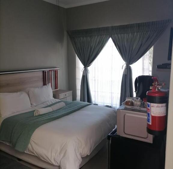 ペンション Ndzuti Guest House