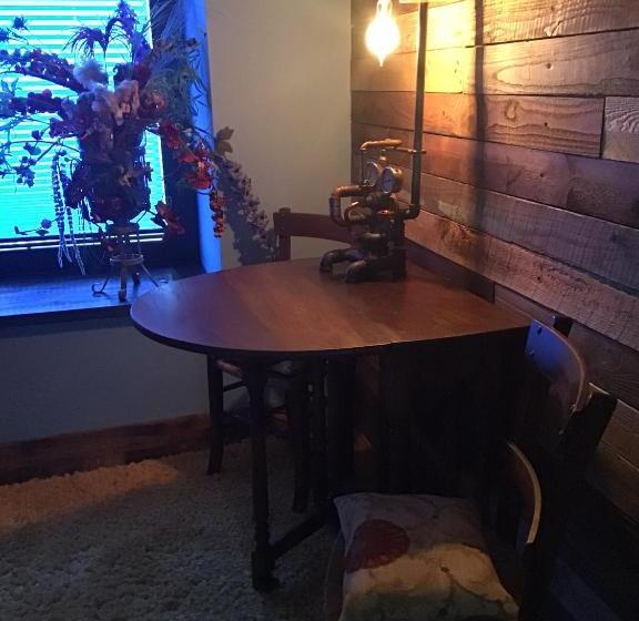 פנסיון Room In Studio  The Amazing Potting Shed