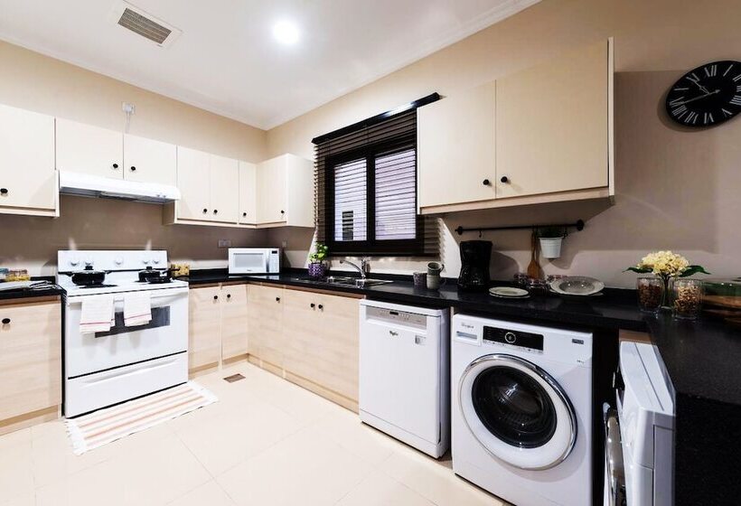 استراحتگاه Saken Village