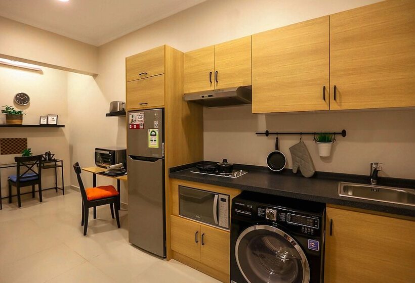 استراحتگاه Saken Village