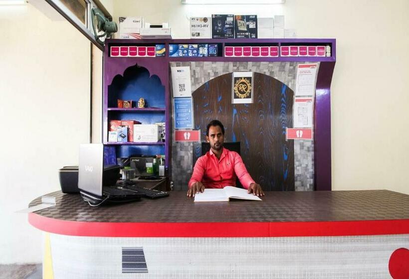 Spot On 76717 Hotel Rr Inn