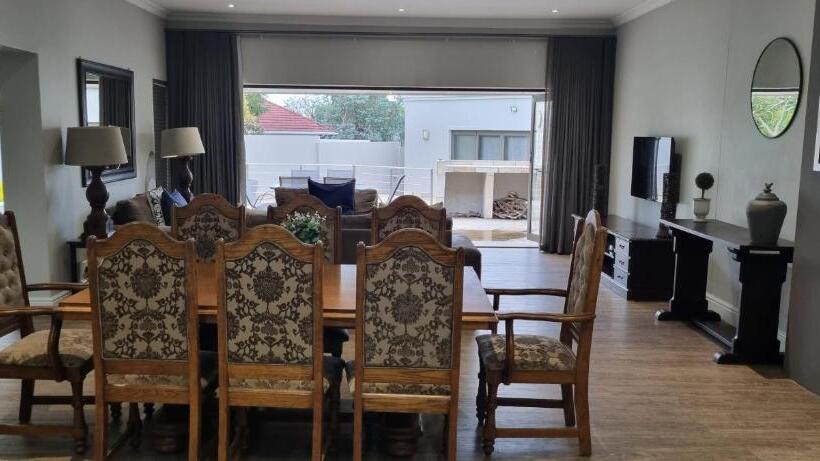 تختخواب و صبحانه 6 On Western Guest House