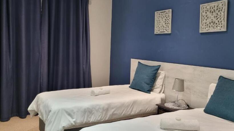 تختخواب و صبحانه 6 On Western Guest House