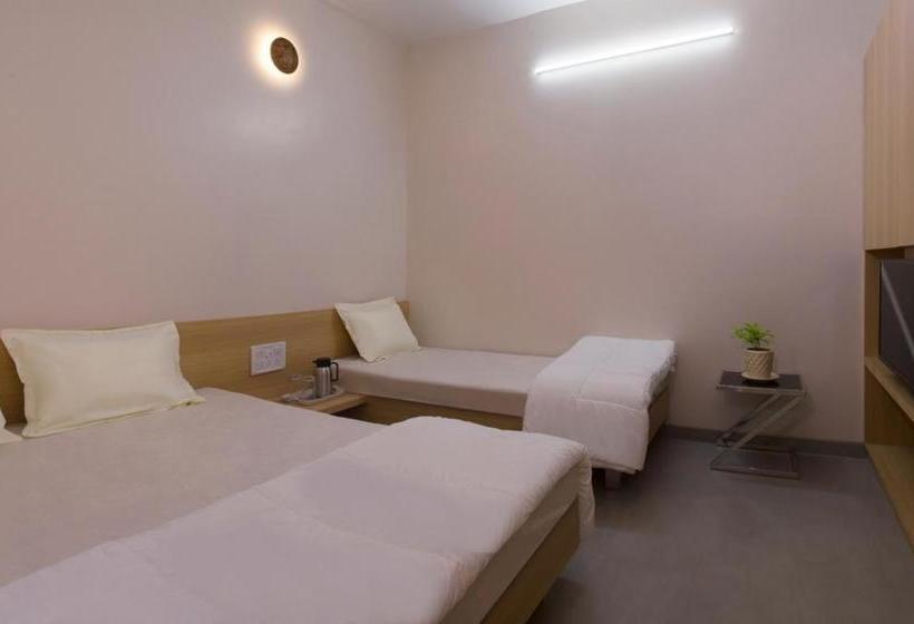 تختخواب و صبحانه Aavas Inn