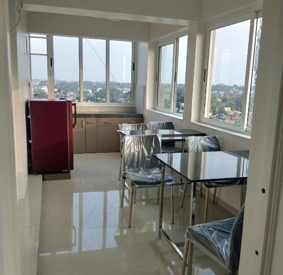 تختخواب و صبحانه Aavas Inn