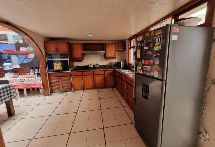 تختخواب و صبحانه Acogedor Hostal Usaquen La Parada Del Tren