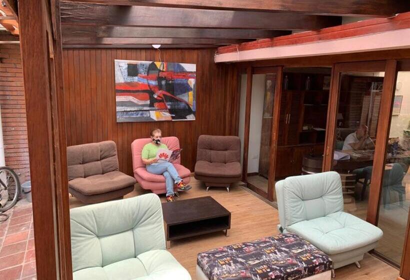 تختخواب و صبحانه Acogedor Hostal Usaquen La Parada Del Tren