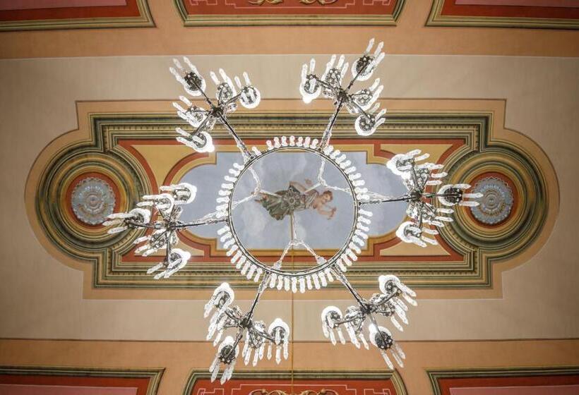 住宿加早餐 Palazzo Introna