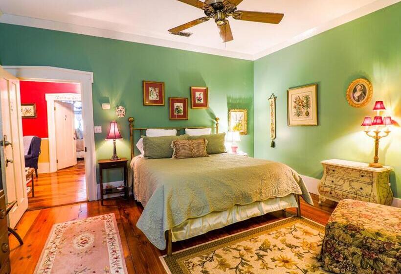 ベッドアンドブレックファースト The Steamboat Inn