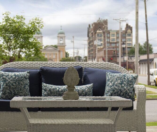 Belle Louise Historic Bed & Breakfast