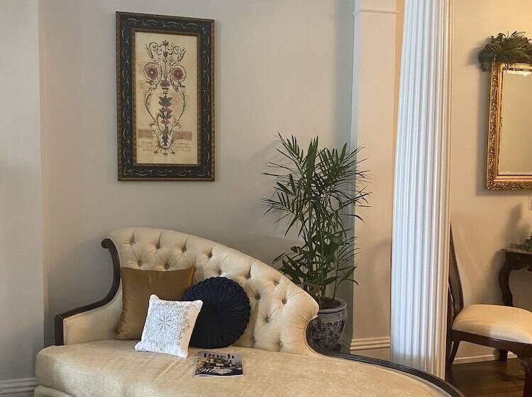 Belle Louise Historic Bed & Breakfast