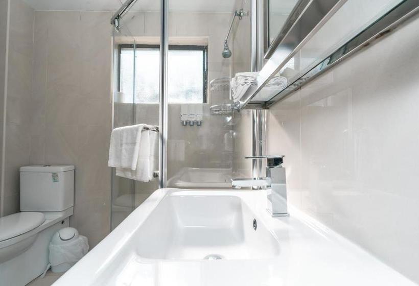 فندق Ananda Wellness Retreat