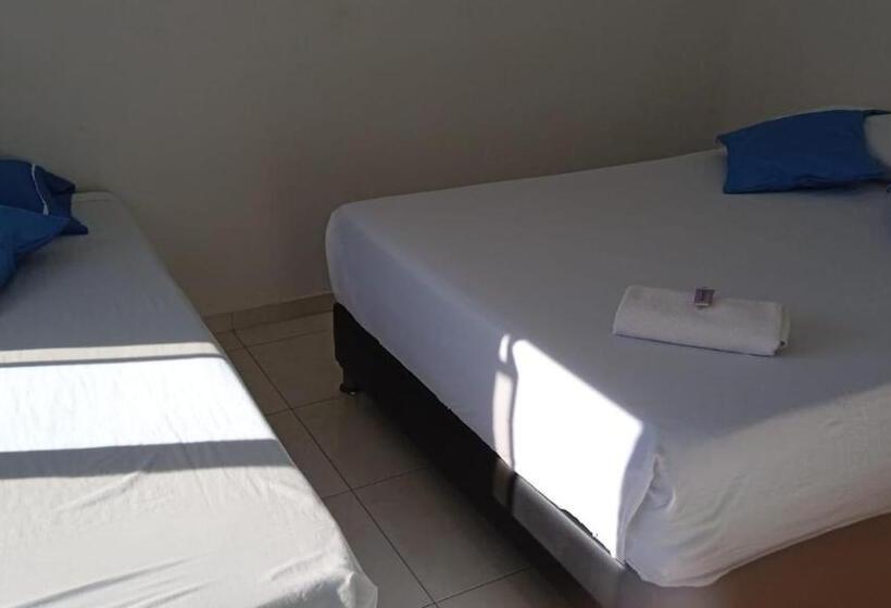 호텔 Anapoima Plaza In