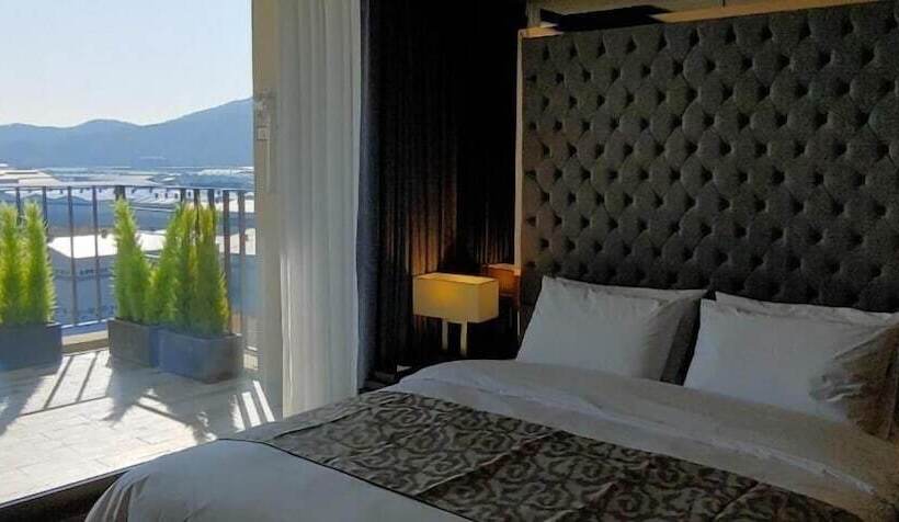 Best Louis Hamilton Hotel West Busan